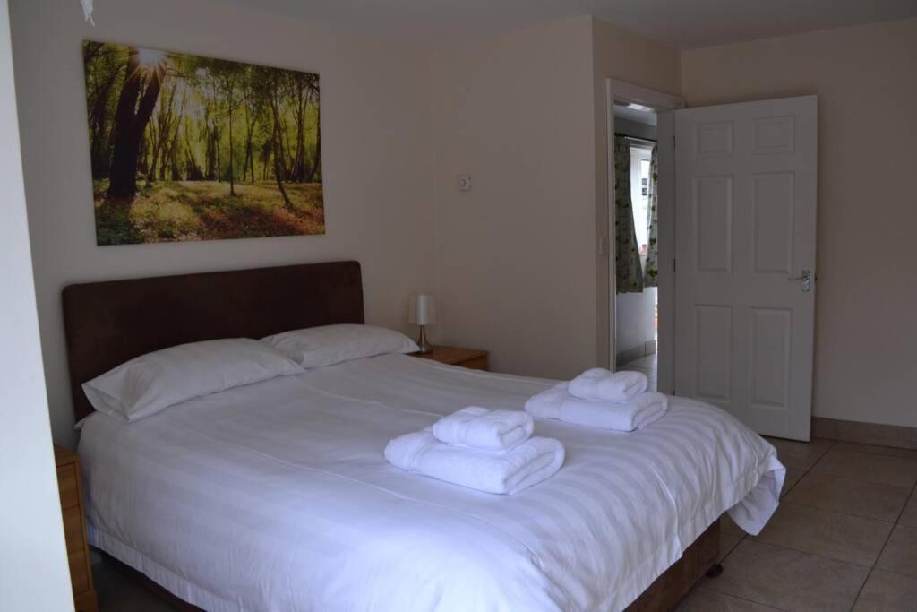 Treetops Cottages & Spa Grimsby Exterior foto
